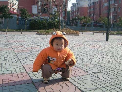 小男孩尿尿视频,小男孩尿尿视频引发网友热议