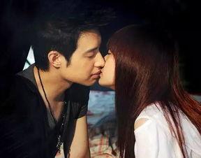 明星吃瓜爆料接吻图片,吃瓜爆料中的接吻瞬间曝光