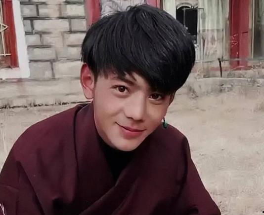 丁真吃瓜爆料,揭秘娱乐圈背后的秘密