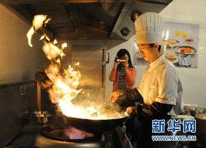 厨师炒菜视频,跟随大师视频学烹饪