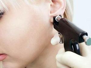 打耳洞视频,跟随视频学习打耳洞全过程