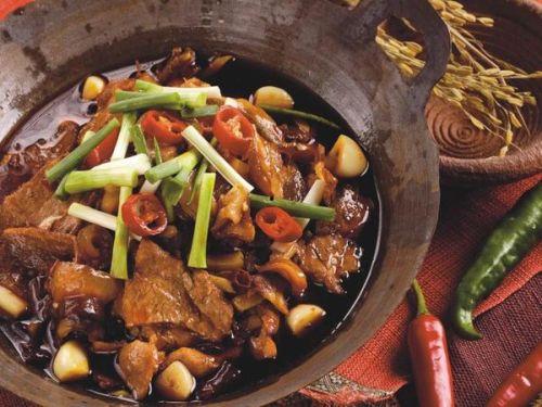 干锅牛肉做法视频教程,家常美味，一锅香飘四溢的烹饪秘籍