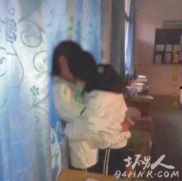 学生亲吻视频,学生亲吻视频引发热议